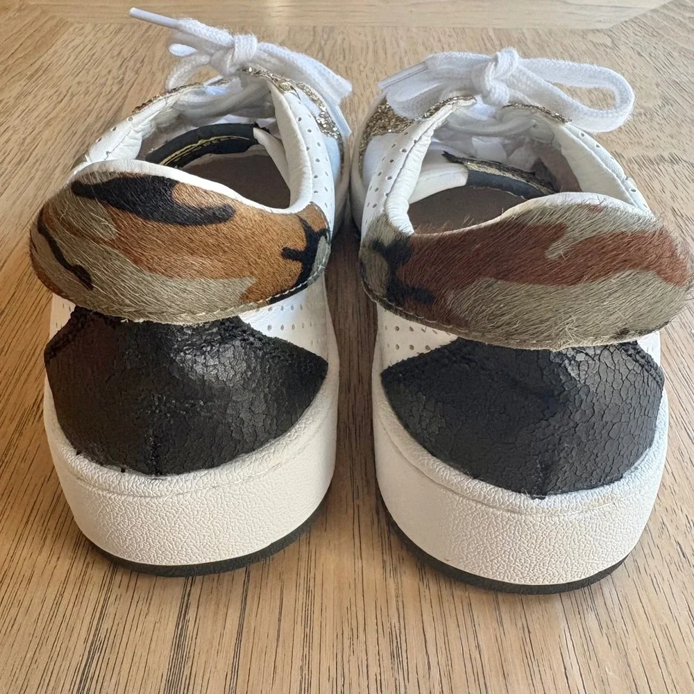 $120 VINTAGE HAVANA Gold Glitter Calf Hair Sneakers Camo Tennis‎ Shoe SIZE 8 EUC